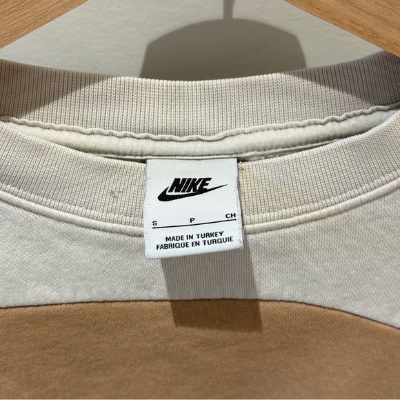 NIKE | dual colour cropped oversized crew size small - Picture 5 of 11